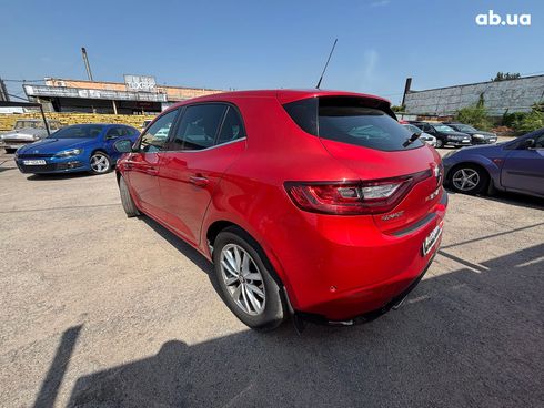 Renault Megane 2017 красный - фото 3