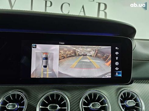 Mercedes-Benz AMG GT 4 2020 - фото 30