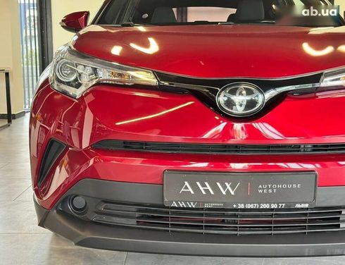 Toyota C-HR 2017 - фото 3