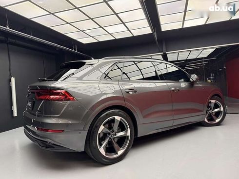 Audi Q8 2021 - фото 20