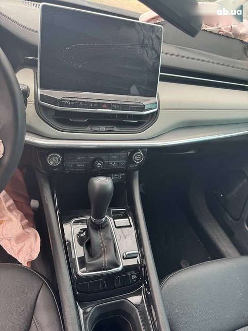 Jeep Compass 2021 - фото 15