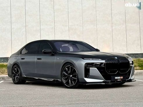 BMW i7 2022 - фото 11
