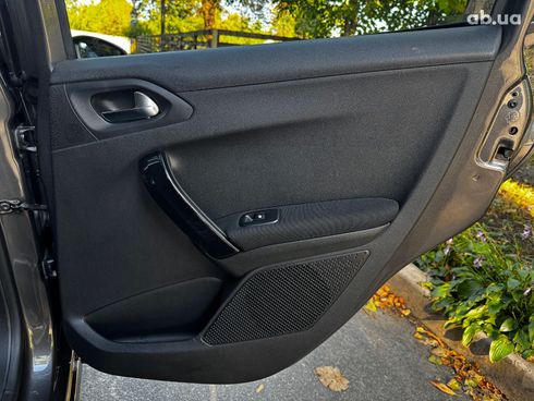 Peugeot 208 2019 серый - фото 54
