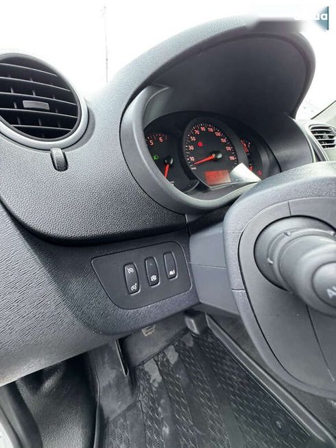 Renault Kangoo 2020 - фото 19