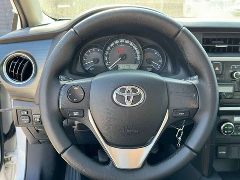 Toyota Auris 2015 - фото 10