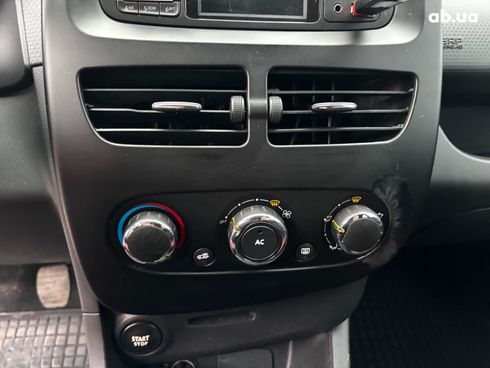 Renault Clio 2014 белый - фото 22