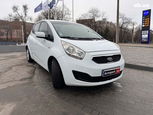 Kia Venga 2012 белый - фото 7