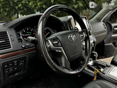 Toyota Land Cruiser 2018 - фото 23