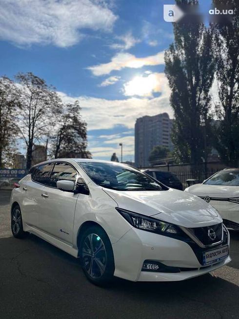 Nissan Leaf 2019 - фото 2