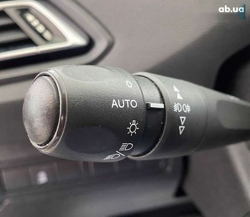 Peugeot 308 2019 - фото 11