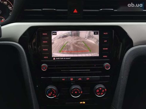 Volkswagen Passat 2020 - фото 20