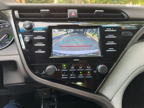 Toyota Camry 2020 белый - фото 16