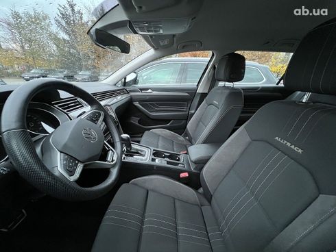 Volkswagen Passat 2022 - фото 17