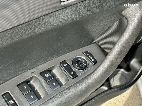 Hyundai Sonata 2015 серый - фото 9