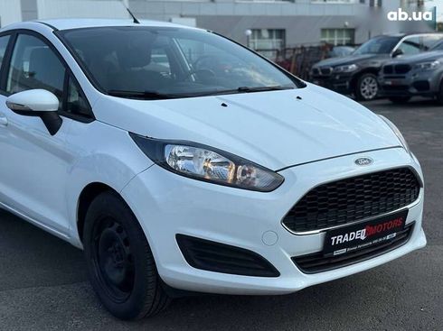 Ford Fiesta 2016 - фото 2