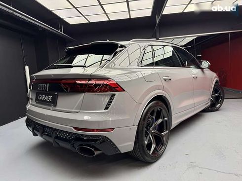 Audi RS Q8 2025 - фото 19