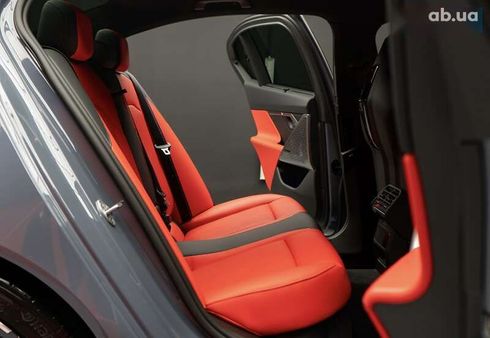 BMW M5 2025 - фото 30