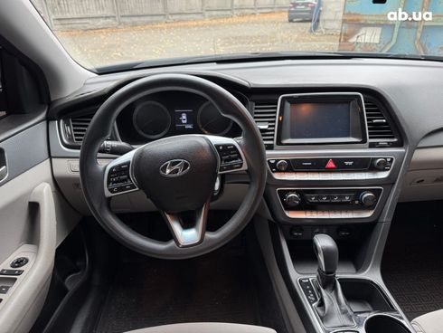 Hyundai Sonata 2018 синий - фото 28