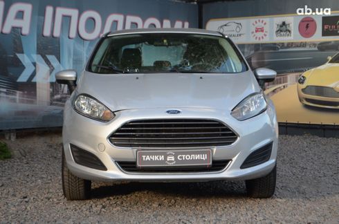 Ford Fiesta 2018 серый - фото 2