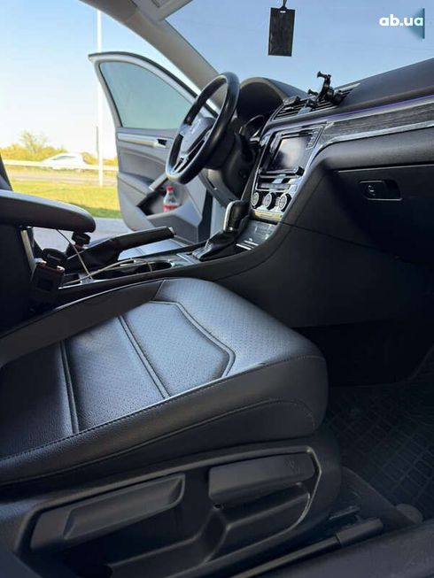 Volkswagen Passat 2017 - фото 27