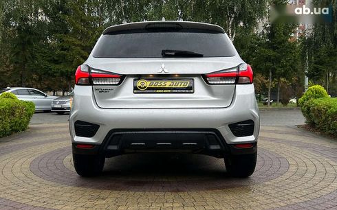 Mitsubishi Outlander 2019 - фото 6