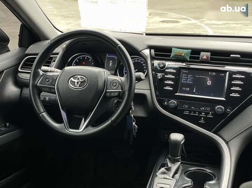 Toyota Camry 2019 - фото 14