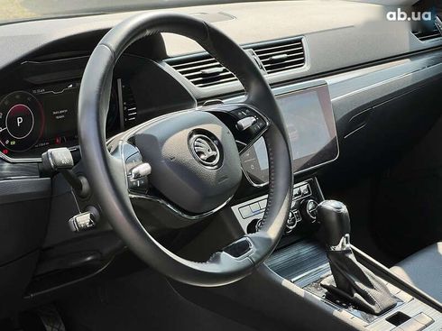 Skoda Superb 2021 - фото 28