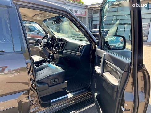 Mitsubishi Pajero Wagon 2018 - фото 26