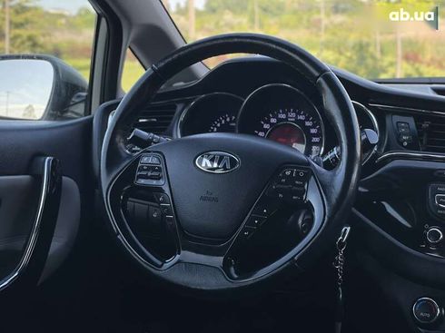 Kia Cee'd 2016 - фото 16