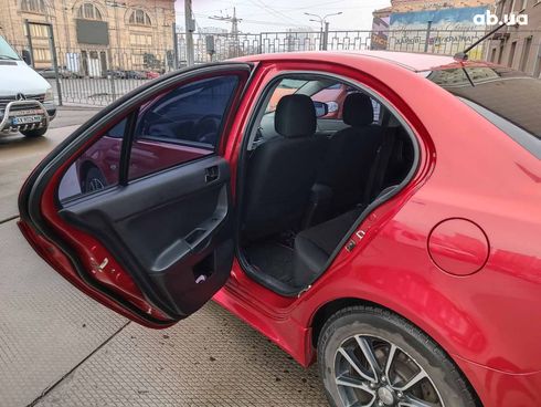Mitsubishi Lancer 2016 красный - фото 38