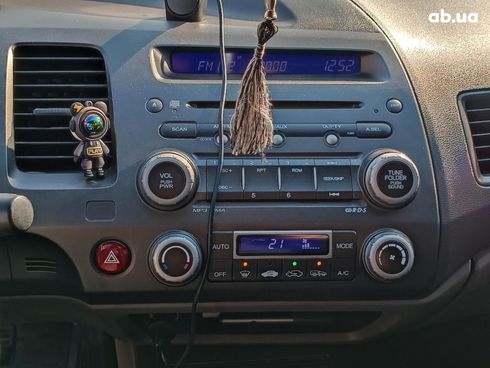 Honda Civic 2008 красный - фото 24