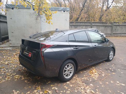 Toyota Prius 2016 серый - фото 10