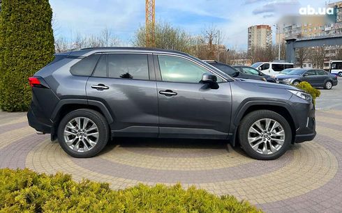 Toyota RAV4 2021 - фото 8