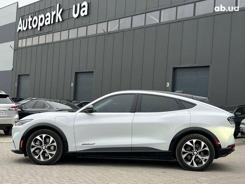 Ford Mustang Mach-E 2022 белый - фото 3