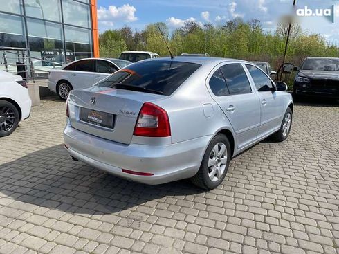 Skoda Octavia 2010 - фото 7