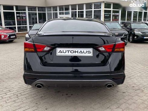 Nissan Altima 2020 - фото 7