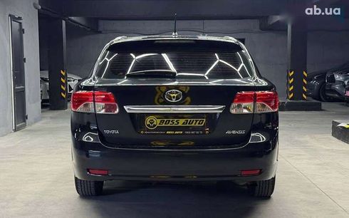 Toyota Avensis Verso 2013 - фото 5