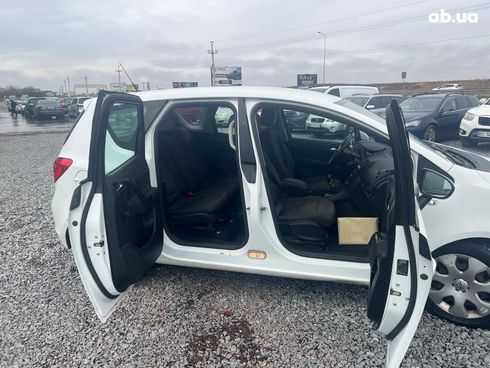 Opel Meriva 2013 белый - фото 17
