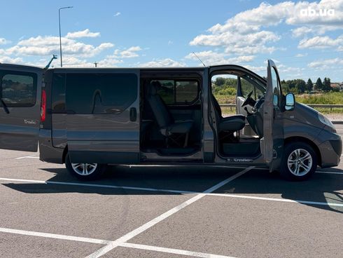 Renault Trafic 2014 серый - фото 25