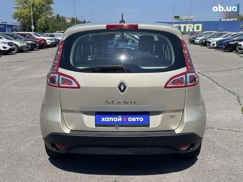 Renault Scenic 2010 - фото 8