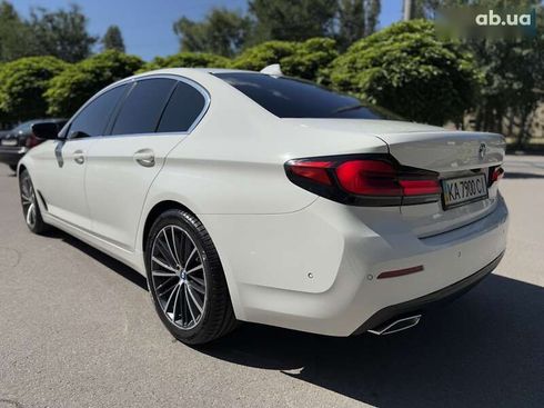 BMW 5 серия 2020 - фото 13