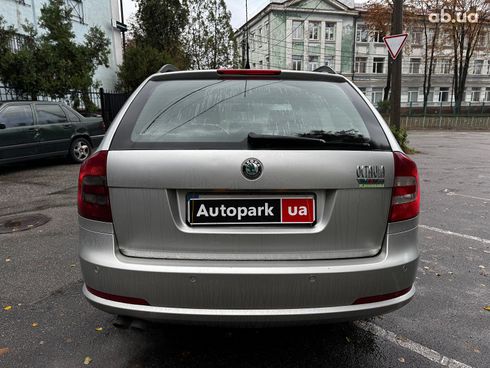 Skoda Octavia 2006 серый - фото 8