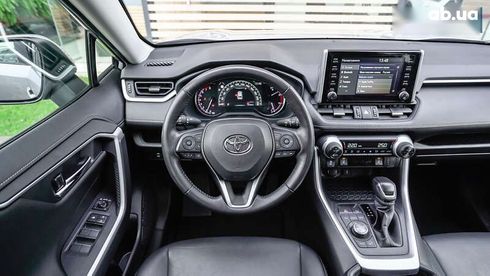 Toyota RAV4 2021 - фото 9