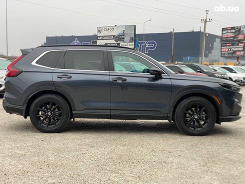 Honda CR-V 2023 серый - фото 7