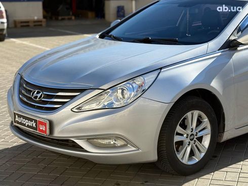 Hyundai Sonata 2012 серый - фото 8