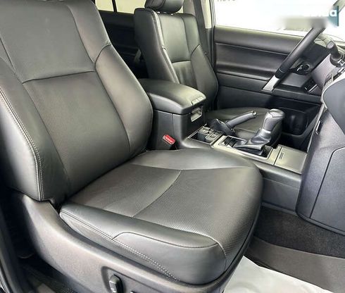 Toyota Land Cruiser Prado 2023 - фото 13
