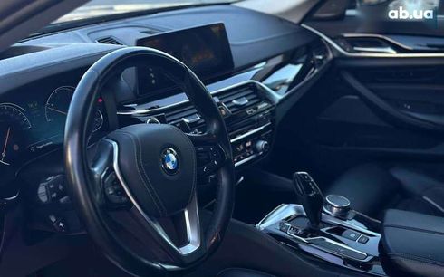 BMW 5 серия 2017 - фото 11