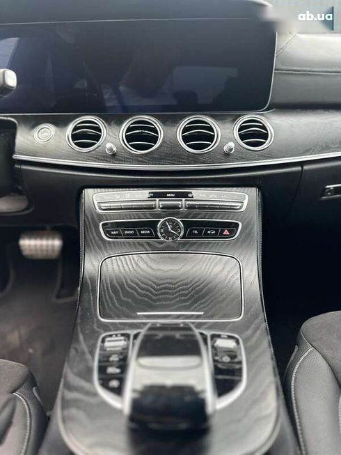 Mercedes-Benz E-Класс 2019 - фото 10