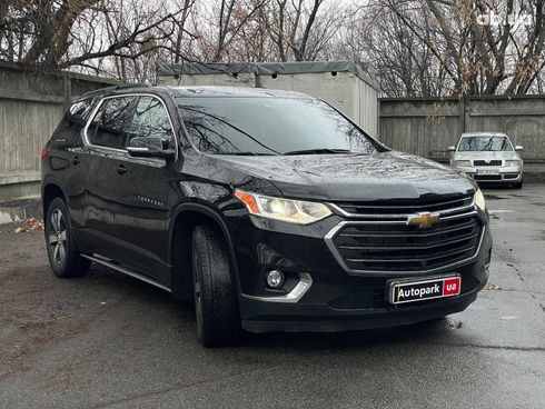 Chevrolet Traverse 2019 черный - фото 3