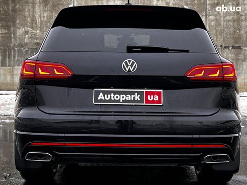 Volkswagen Touareg 2021 черный - фото 75